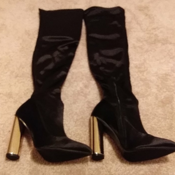 Shoe - Picture 4 of 8